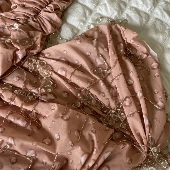 Revolve H:ours Constanza midi dress in water droplets - Picture 6 of 11